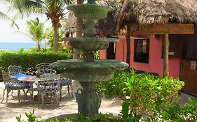 Acamaya Reef Cabañas